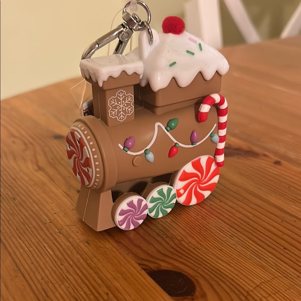 Bath and Body Works Gingerbread Train Hand Sanitizer Holder with Candy Accents!!